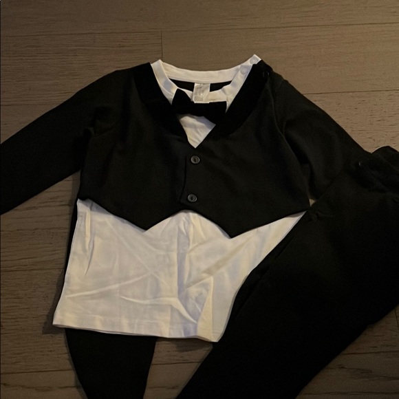 Gently Used H&M Baby Boy Evening Suit - Picture 2 of 4